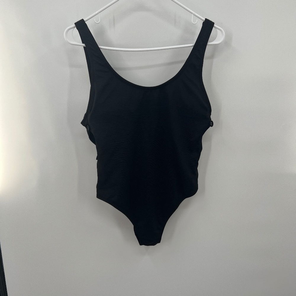 Shade Shore one piece bathing suit Size medium